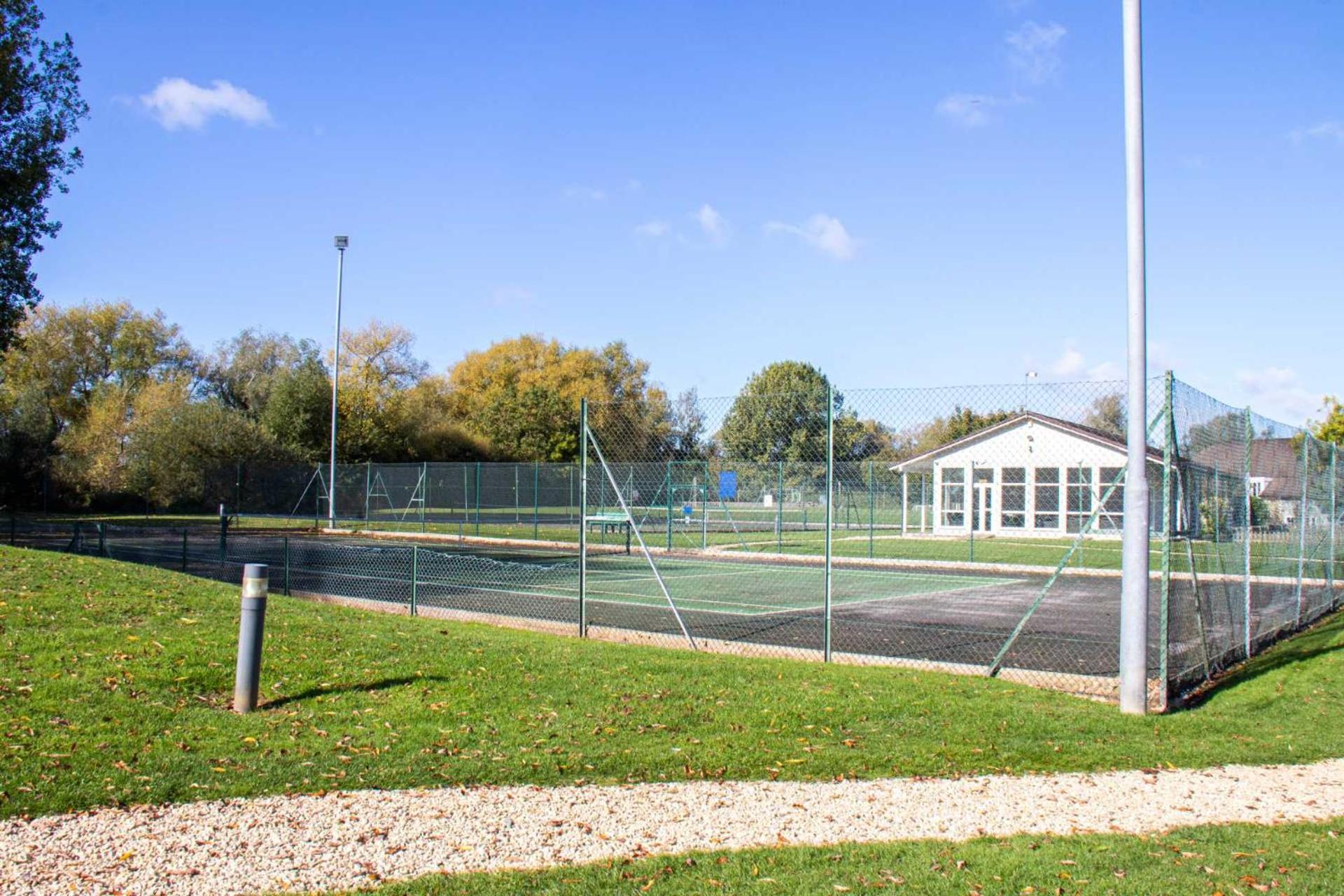 Luxury Kingfisher Lodge, Isis Lake, Within The Cotswold Waterpark Cirencester Exterior foto