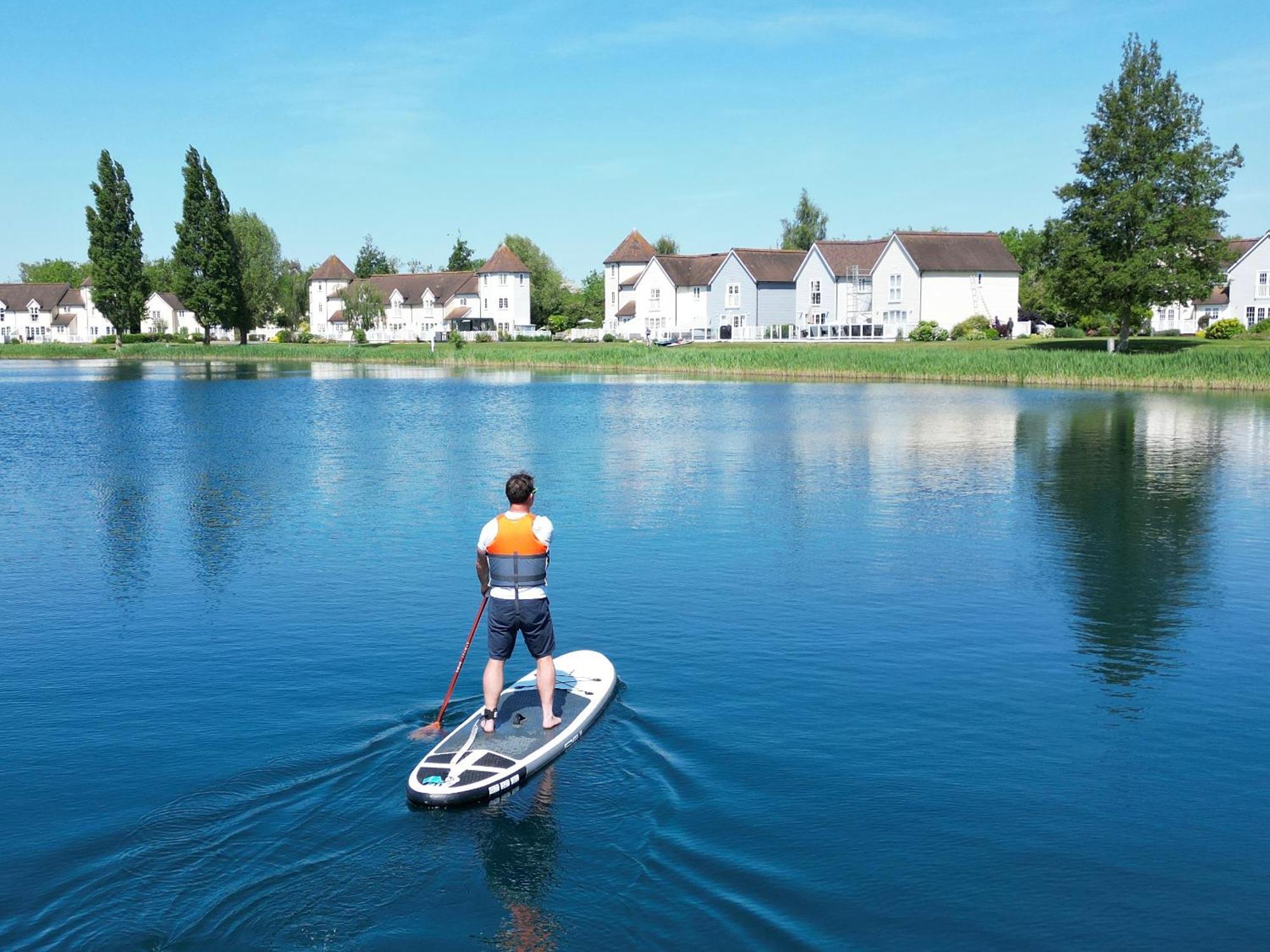Luxury Kingfisher Lodge, Isis Lake, Within The Cotswold Waterpark Cirencester Exterior foto